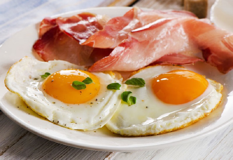 آیا صبحانه پروتئینی لاغرمان می‌کند؟