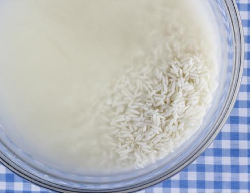 فواید آب برنج برای سلامت بدن و زیبایی