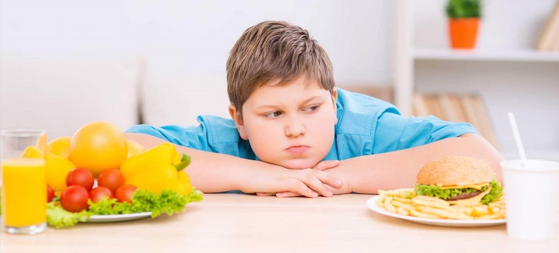 عامل چاقی و پرخوری در کودکان