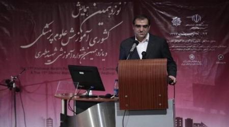 وزیربهداشت:  از علم بهره بگیرم و بهره مند کنیم 