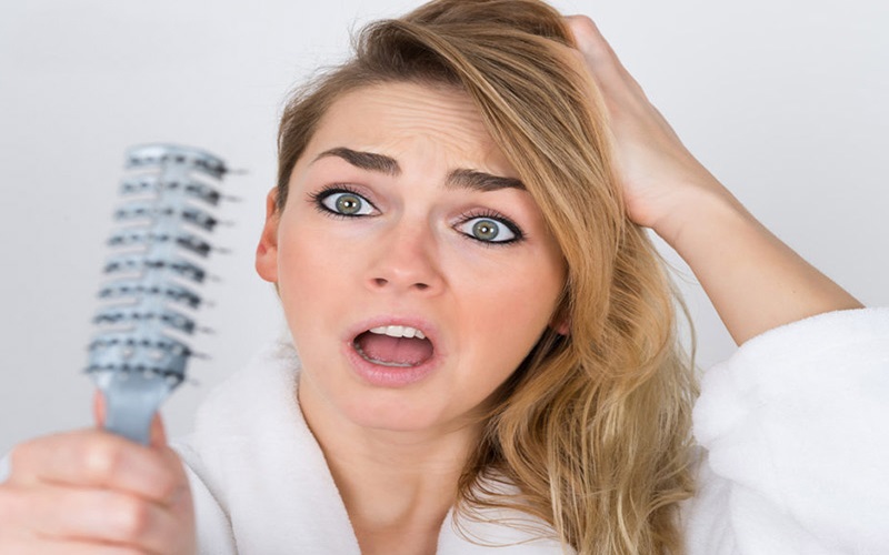  با این راهکارها به جنگ با ریزش مو بروید 