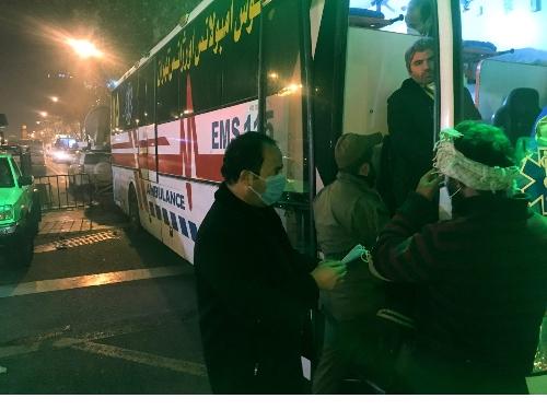 دستور وزیر بهداشت برای توزیع ماسک بین نیروهای امدادی و انتظامی در محل حادثه