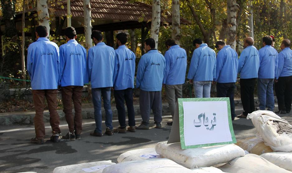 محکومان مواد مخدر به اردوگاه های سخت اعزام می شوند