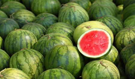 چطور هندوانه شیرین و آبدار را تشخیص بدهیم؟