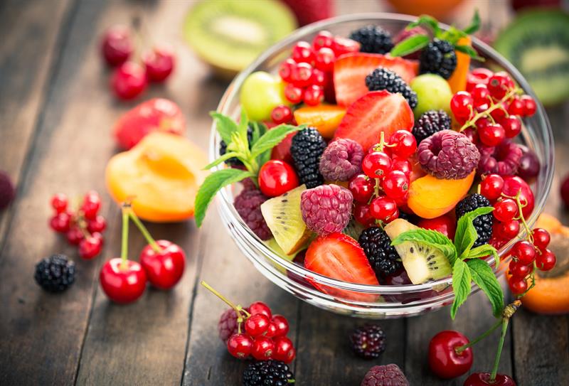 4 هشدار برای مصرف بیش از حد میوه ها