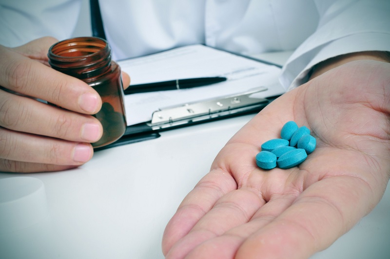 پزشکان نسخه های دارویی خارج از فهرست مصوب تجویز نکنند