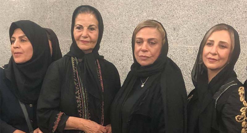 «گوهر خیراندیش» و «مرجانه گلچین» در مراسم یادبود ملک‌مطیعی + عکس