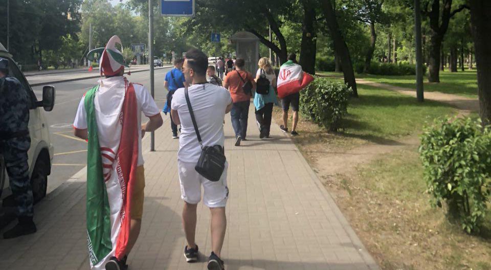 هواداران ایرانی در حال رفتن به استادیوم + عکس