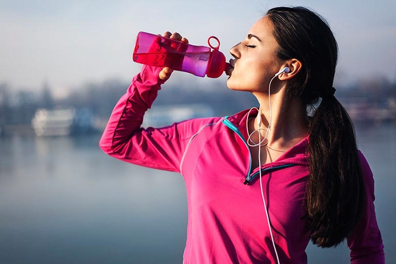 اگر ورزش کنید و آب کافی ننوشید چه می‌شود؟