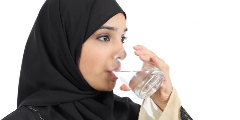  دستورالعمل نوشیدن آب در اسلام