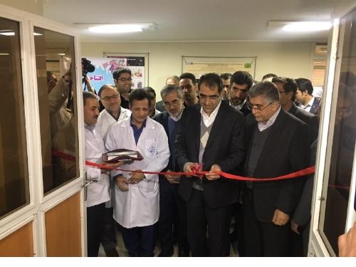 با حضور وزیر بهداشت؛  خط تولید داروهای گیاهی پژوهشکده گیاهان دارویی جهاد دانشگاهی افتتاح شد 
