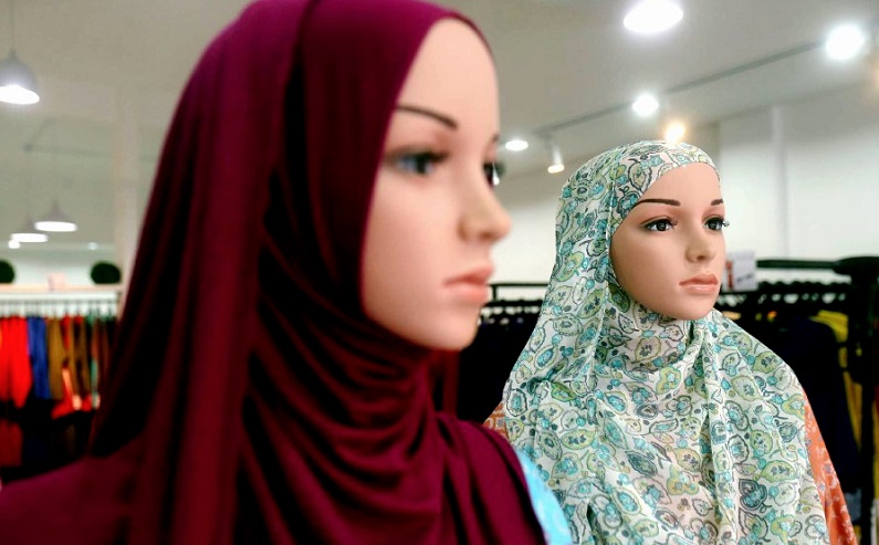  با این۶ راهکار طلایی عمر روسری و شال خود را افزایش دهید