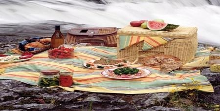 نشسته روی زمین غذا خوردن چه فوایدی دارد؟