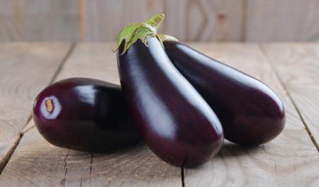 چگونه بادمجان رسیده و شیرین انتخاب کنیم؟