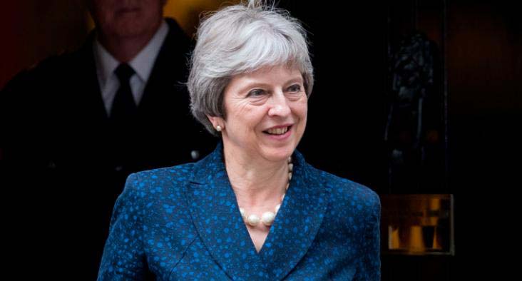 راز شیء مرموز روی دست نخست وزیر انگلیس + عکس