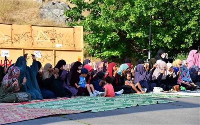 اقامه نماز باران در سوئد! + تصاویر