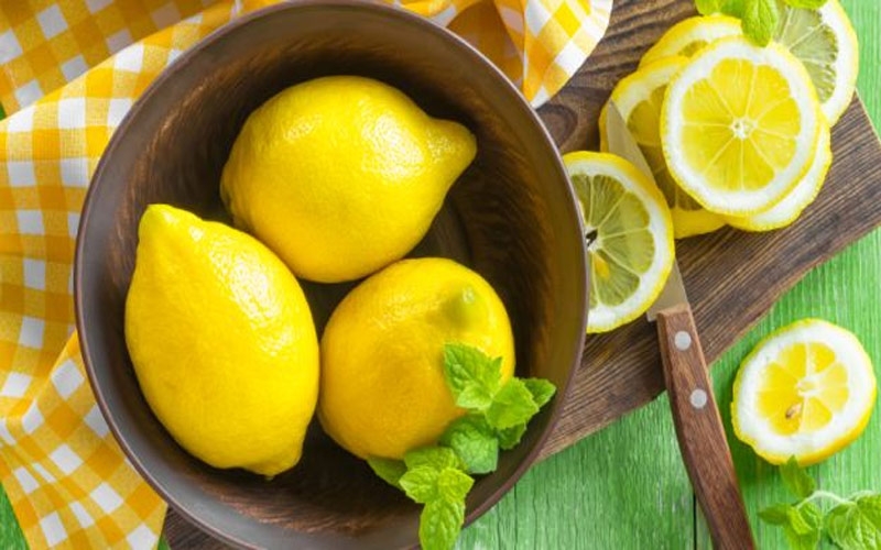  چه اتفاقی می‌افتد اگر یک تکه لیمو در کنار تخت خود قرار دهید؟