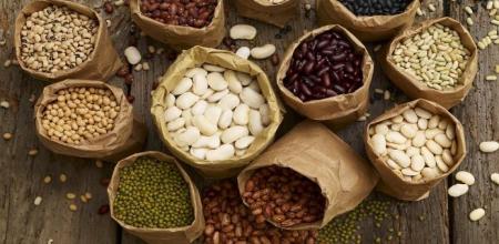  خوراکی‌هایی که کلسترول خونتان را پایین می‌آورد + اینفوگرافیک