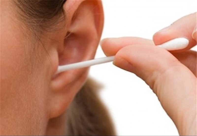  چرا نباید گوش هایتان را خشک کنید؟! +ترفندهایی برای عدم نفوذ آب به داخل گوش