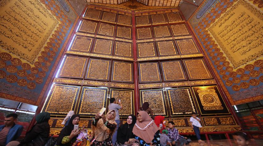 بزرگترین قرآن چوبی جهان در اندونزی