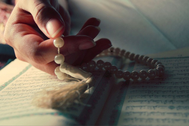 چرا ذکر و دعا مشکلات ما را حل نمی‌کند؟