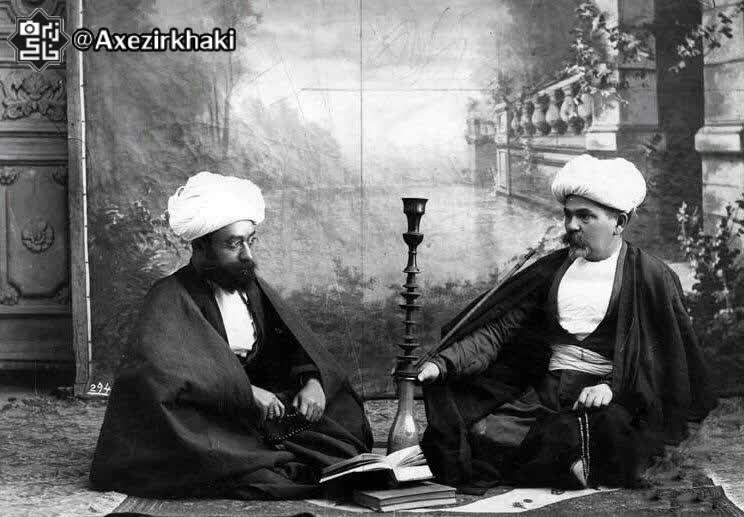 موسیو نوز بلژیکی با عبا و عمامه و قلیان! + عکس