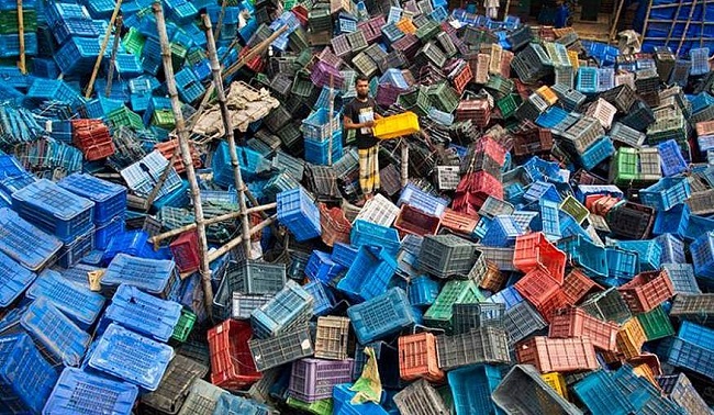 زباله های بازیافتی در آلوده ترین شهر دنیا + عکس