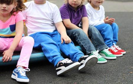  کفش مناسب مدرسه چه ویژگی‌هایی دارد؟