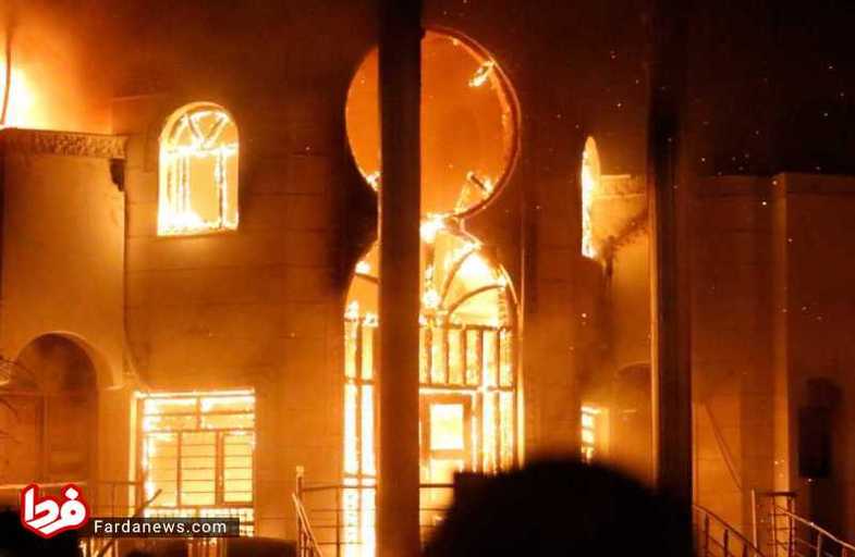 آتش زدن کنسولگری ایران در بصره + عکس