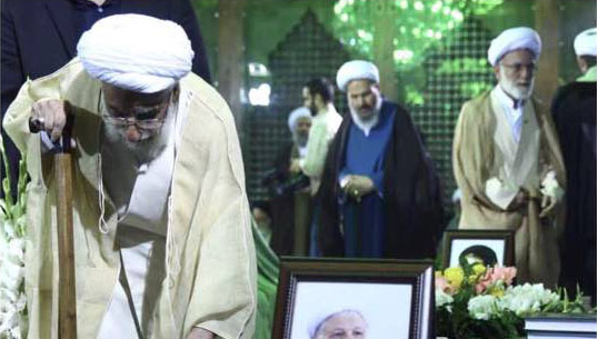آیت الله جنتی بر مزار هاشمی رفسنجانی + عکس