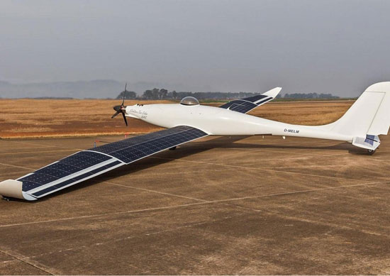 پرواز موفق هواپیمای خورشیدی خودران + عکس