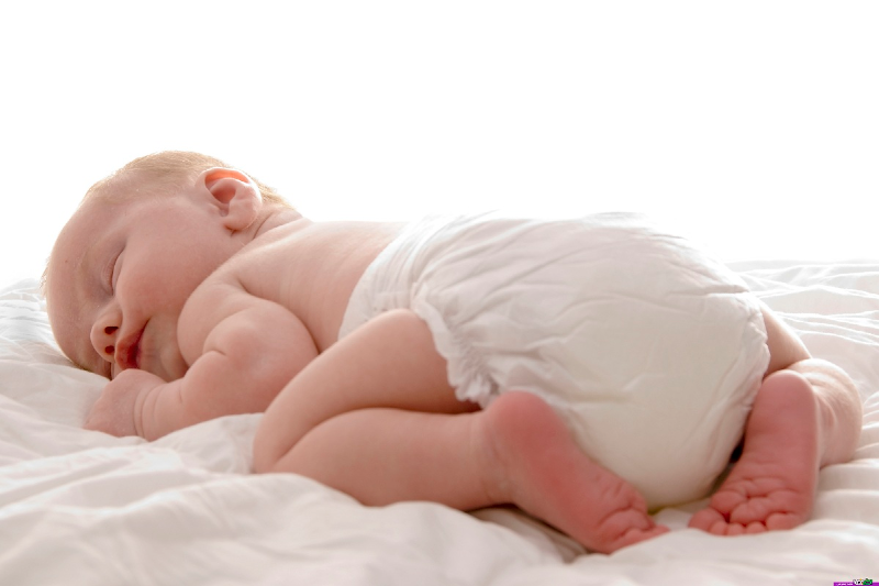 چگونه حساسیت نوزاد به پوشک را برطرف کنیم