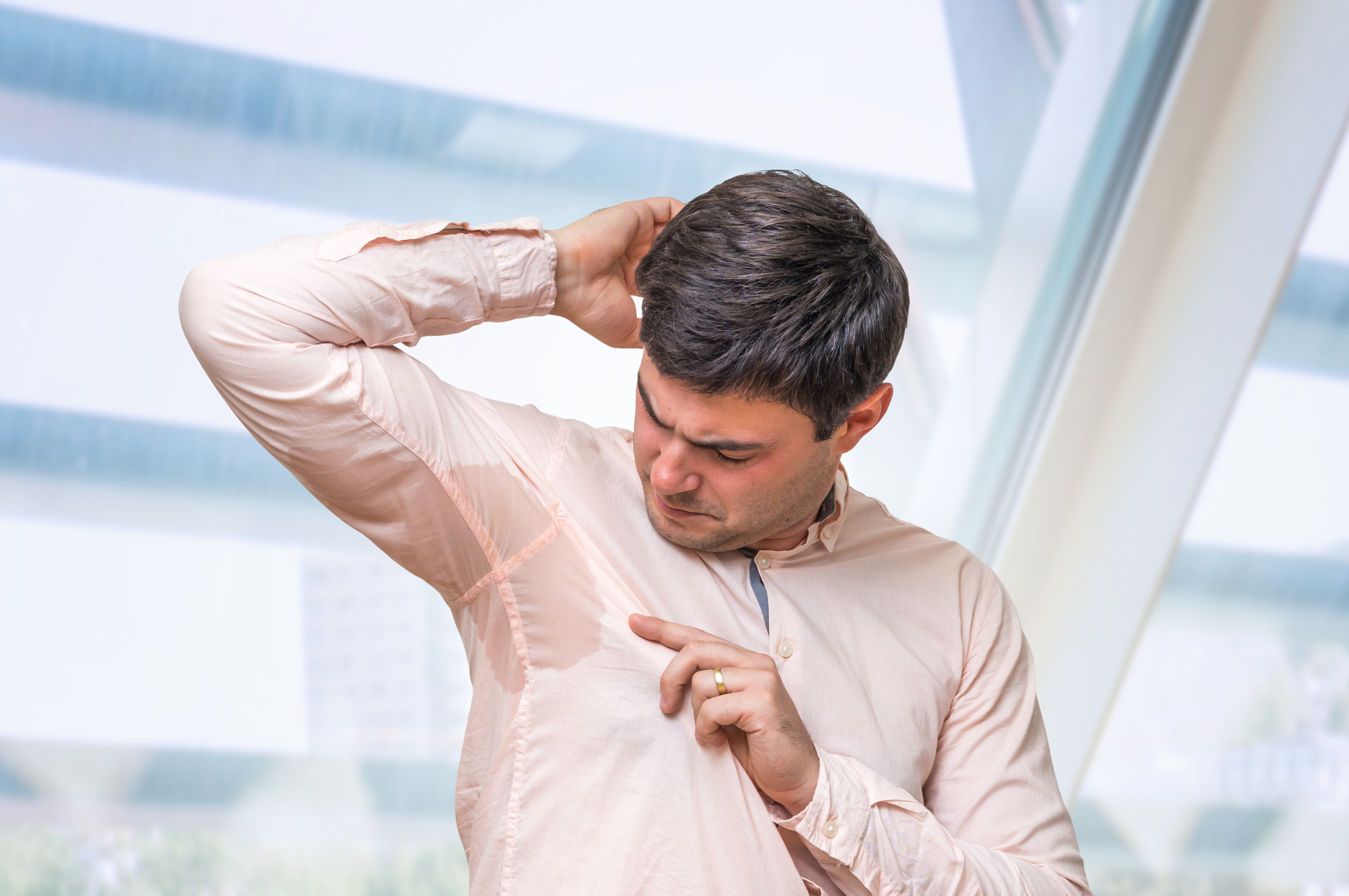 شش هشدار جدی برای کسانی که زیاد عرق می کنند