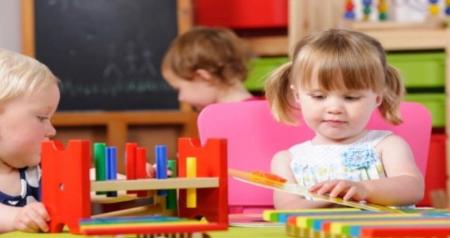 از چه سنی بچه‌ها را به مهد بفرستیم؟