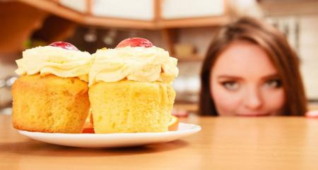 راه های مقابله با میل شدید به خوردن