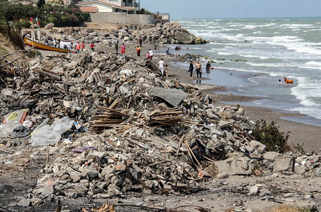 سرگردانی زباله‌های ساحلی
