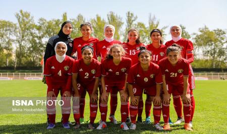 بازیکنان بی‌حجاب اردن در ورزشگاه تهران! + عکس