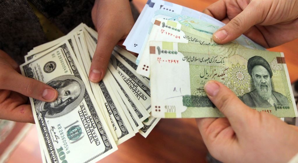 سقوط آزاد دلار در صرافی ها + عکس