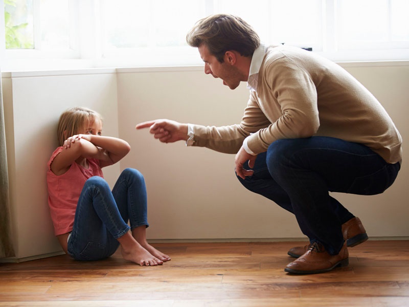 موقع عصبانیت از فرزندان چه عکس العملی نشان دهید؟