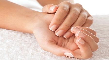 دلایل سفید شدن ناخن چیست و چگونه رفع می شود؟