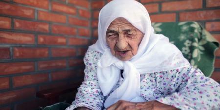 چرا  زنان بیشتر از مردان عمر می‌کنند؟