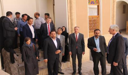 گزارشی تصویری از سفر  جنجالی  سفیر انگلیس به یزد