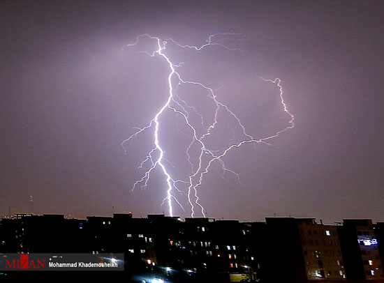 گزارش تصویری از آسمان رعد و برقی تهران