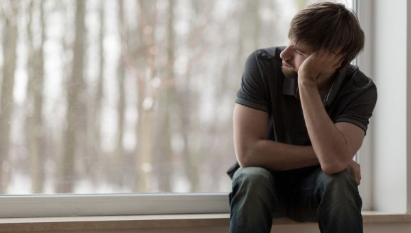  علائم افسردگی در مردان بشناسید