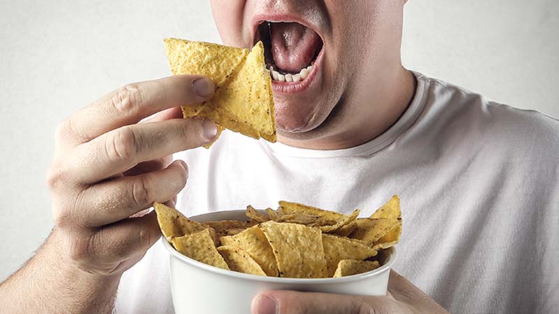 دلیل عصبانی شدن هنگام غذا خوردن دیگران چیست؟