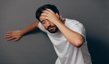 علت و راه‌های خلاصی از سرگیجه‌های هنگام بلند شدن
