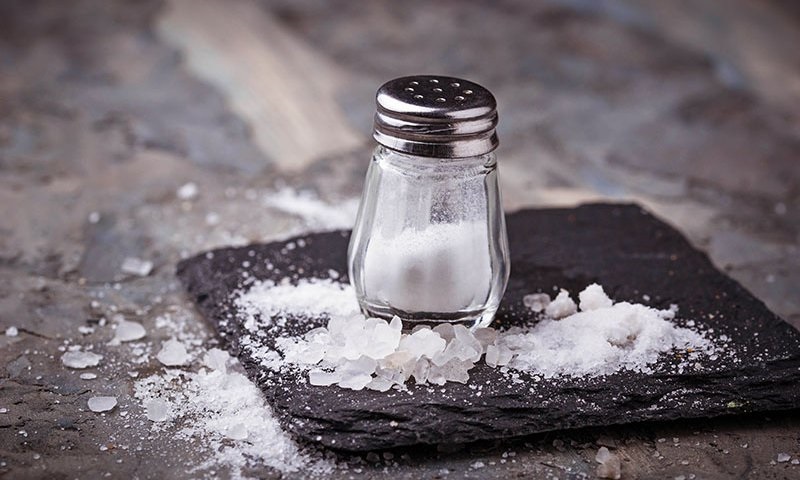  علائم عجیب از مصرف زیاد نمک