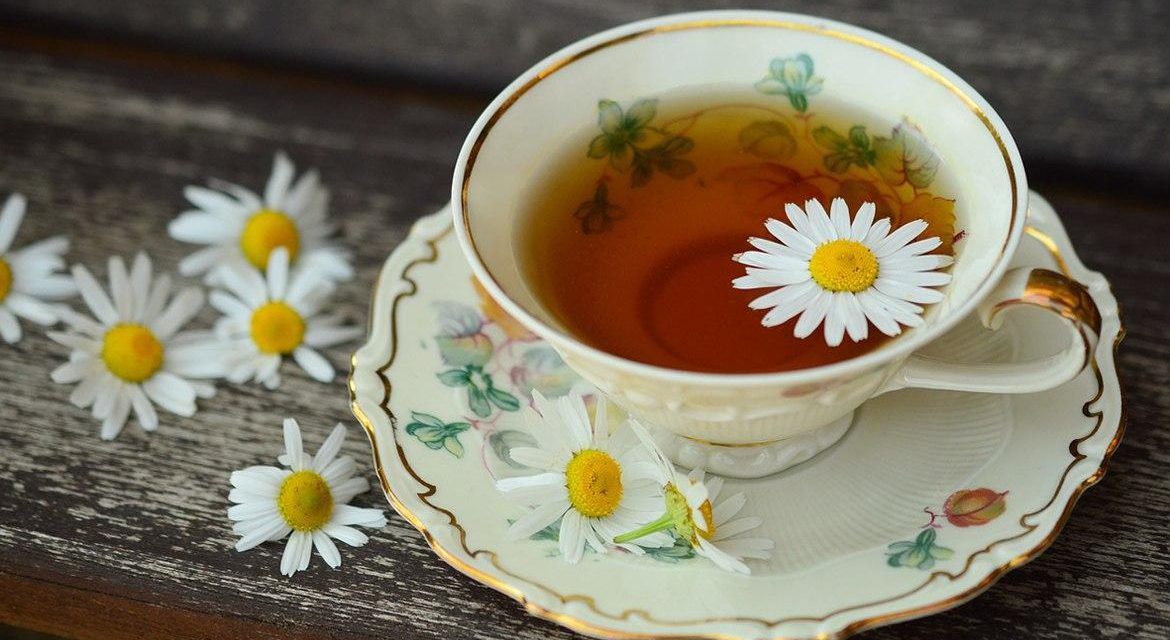  آشنایی با خواص چای بابونه و عرق بابونه + طریقه مصرف