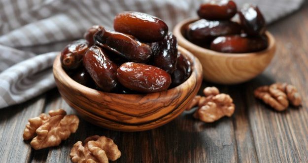 لطفا روزانه 3 عدد خرما بخورید