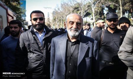 حسین شریعتمداری در راهپیمایی امروز + عکس
